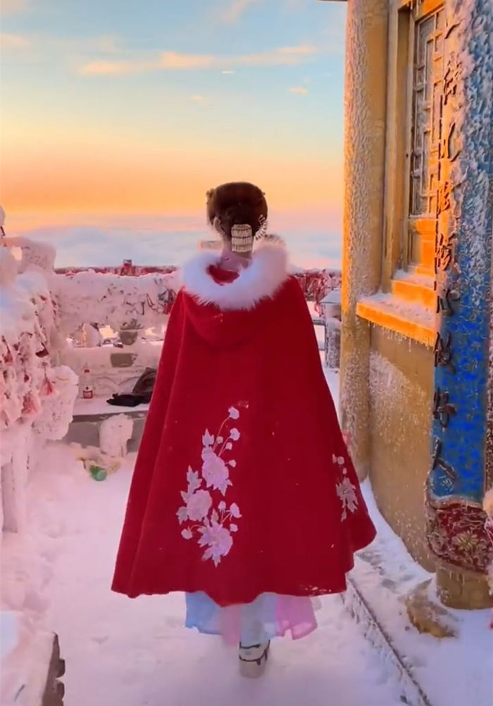 网友们拍的2020年老君山的雾凇雪景2