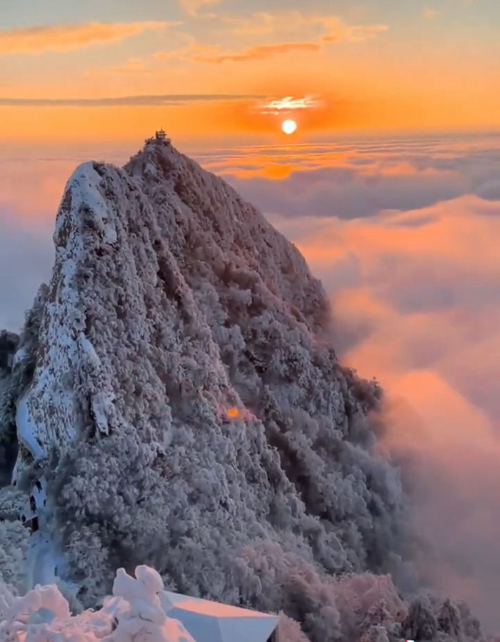 网友们拍的2020年老君山的雾凇雪景3