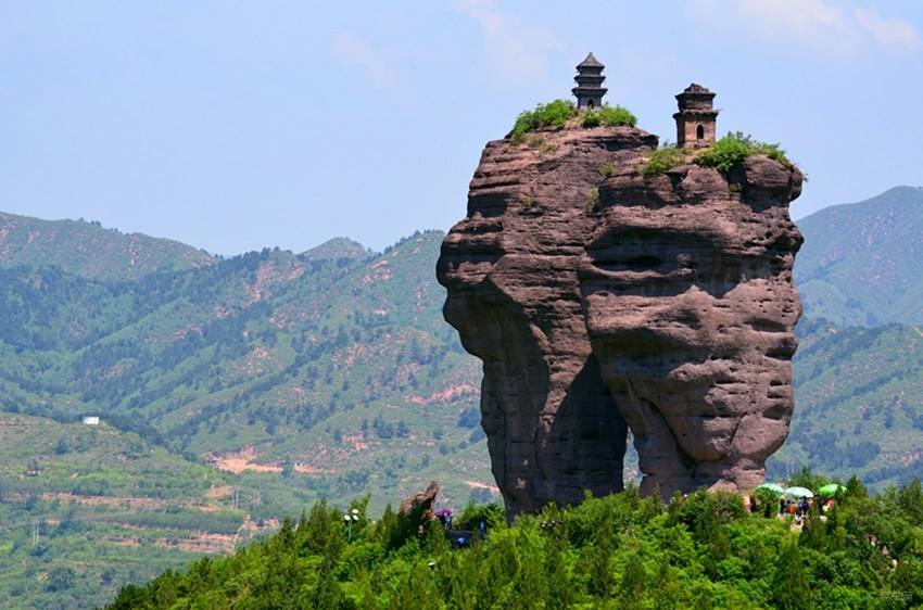 河北承德双塔山
