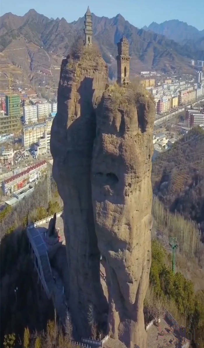 河北承德双塔山航拍2