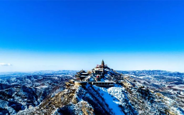 冬季大雪覆盖的山西朔州华严寺（清凉寺）美景