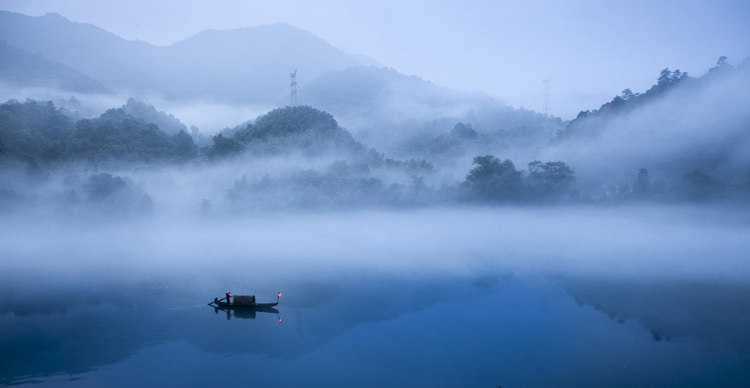 一起来欣赏郴州东江湖烟雾弥漫的小东江如画美景2