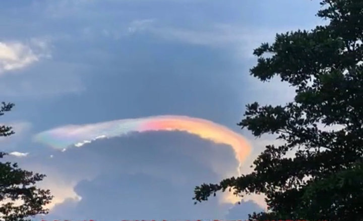 5月22日傍晚厦门天空出现的七彩祥云2