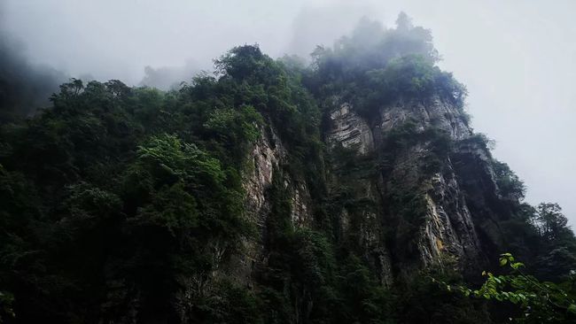 峨眉山云海似蓬莱仙境