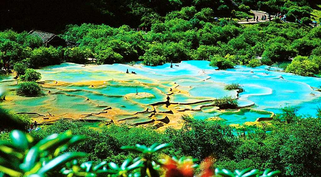 带你去看美丽的风景：大自然的调色盘--四川阿坝五彩池