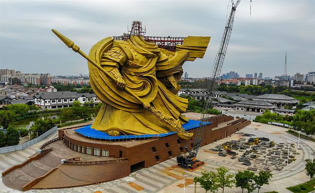 (荆州市委书记谈关公像搬迁)
