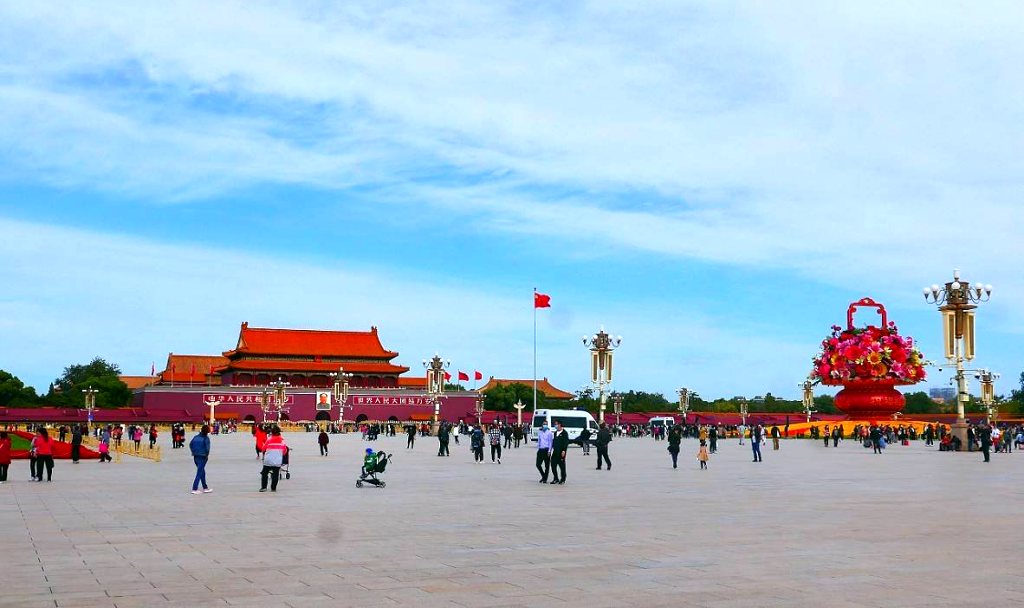  第五名：北京天安门广场（44万平方米）