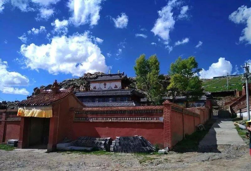 青海和日寺院