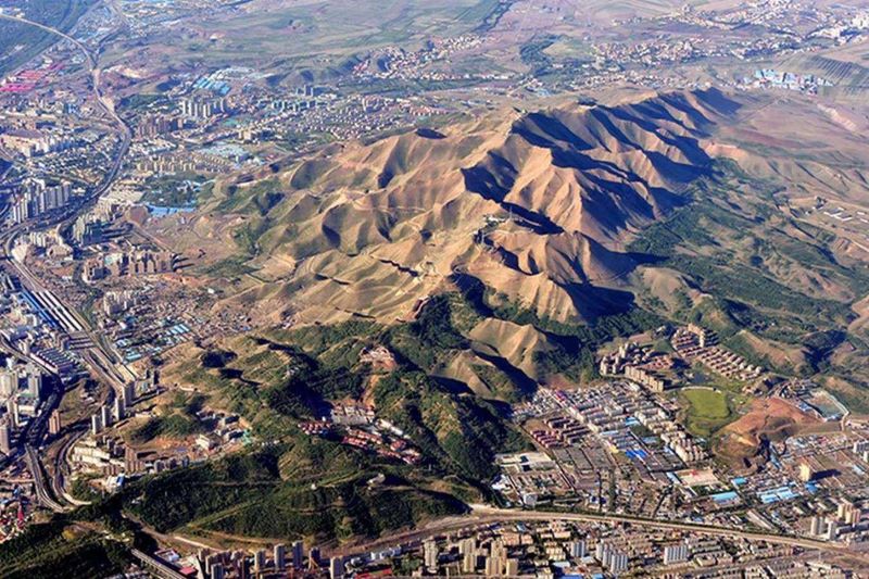 雅马里克山(妖魔山)