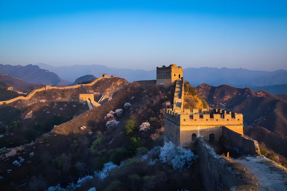 长城，中国古代的伟大工程，世界上最宏伟的防御工程之一