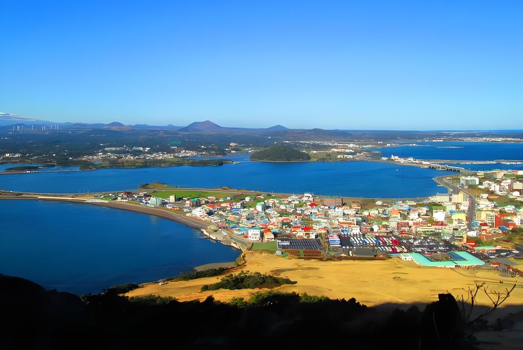 济州岛，韩国最大的美丽岛屿，韩国最高峰也在这里